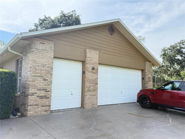 Building Photo - 7613 NW 46th St