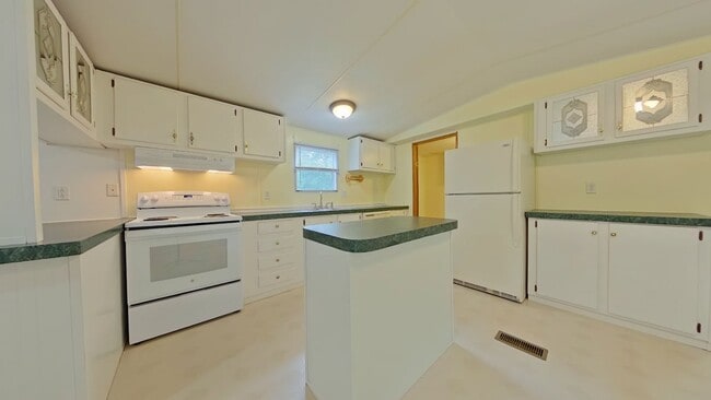 Building Photo - 3020 Aplin Rd