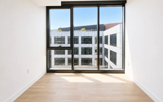 Foto del edificio - 210 N Ada St
