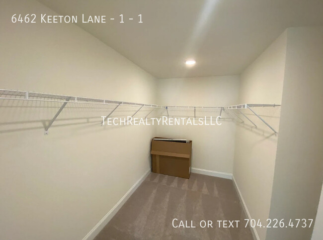 Foto del edificio - 6462 Keeton Ln