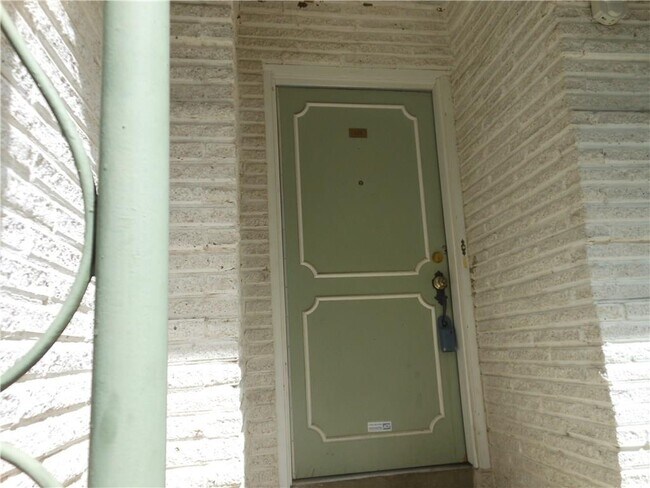 Foto del edificio - 2516 Enfield Rd