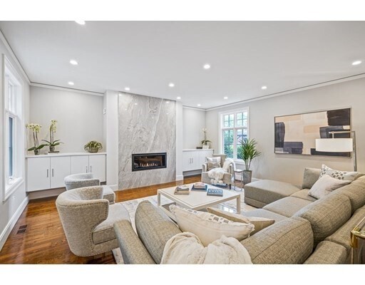 Building Photo - 20 Woodchester Dr