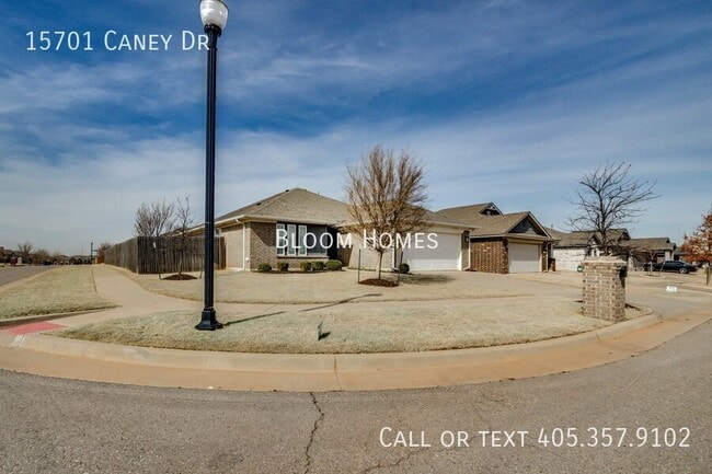 Photo - 15701 Caney Dr House