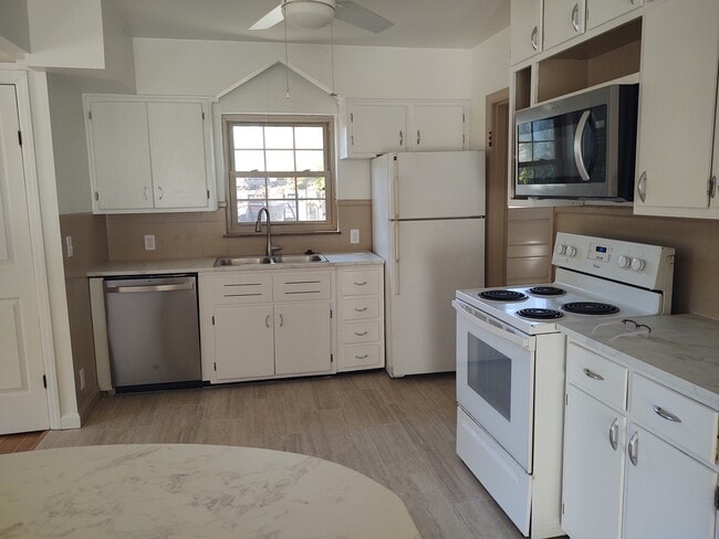 Building Photo - 159 N 3rd St