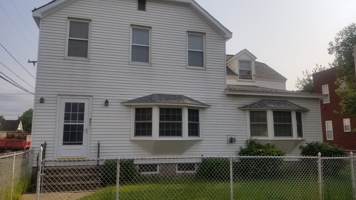 Frente del edificio - 931 24th St