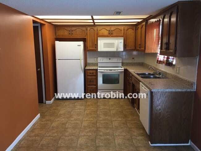 Building Photo - SPACIOUS OPEN FLOOR PLAN