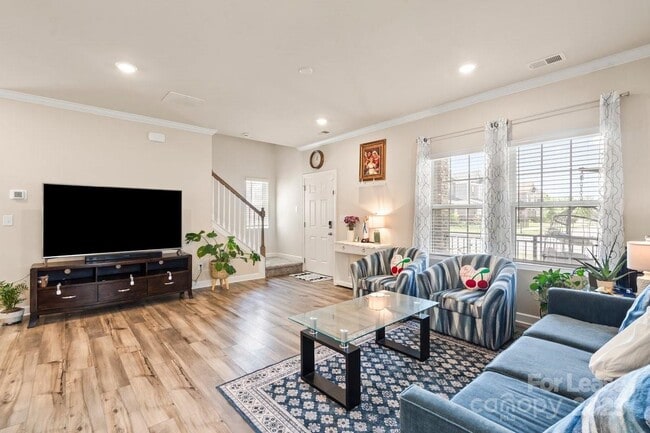 Foto del edificio - 613 Cedar Knoll Cir