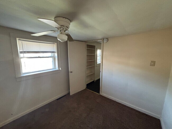 Foto del edificio - JC Single Family Home in Convenient Locale