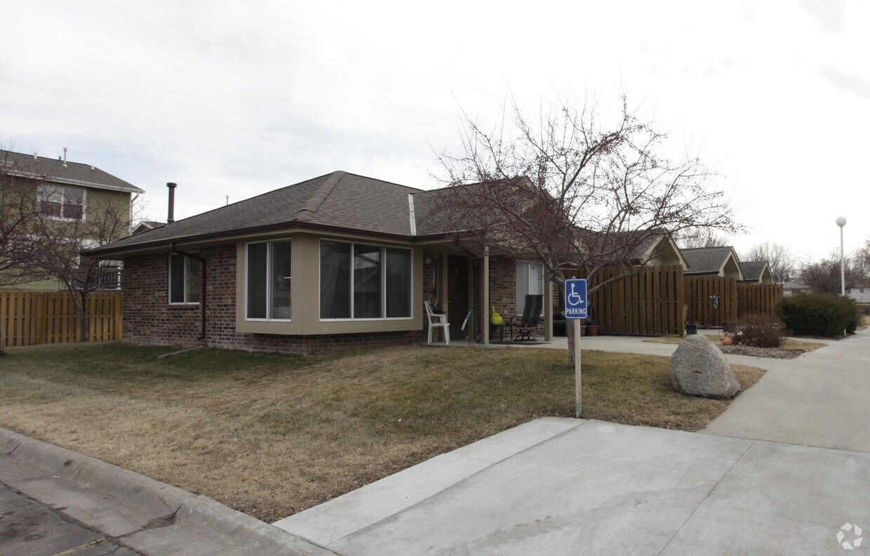 Foto principal - 8815 Boyd St