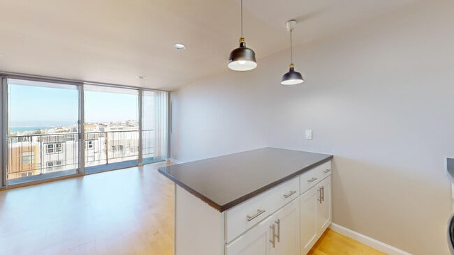 Building Photo - 653 Kansas St