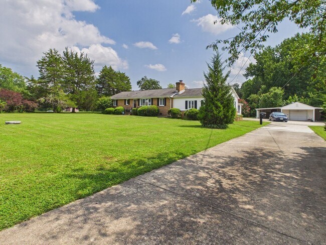Foto del edificio - 11625 Reedy Branch Rd