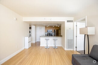 Building Photo - 450 N Arlington Ave