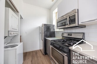 Building Photo - 2714 W North Ave