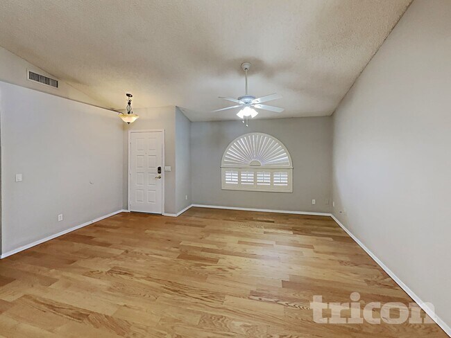 Foto del edificio - 3561 E Sequoia Dr