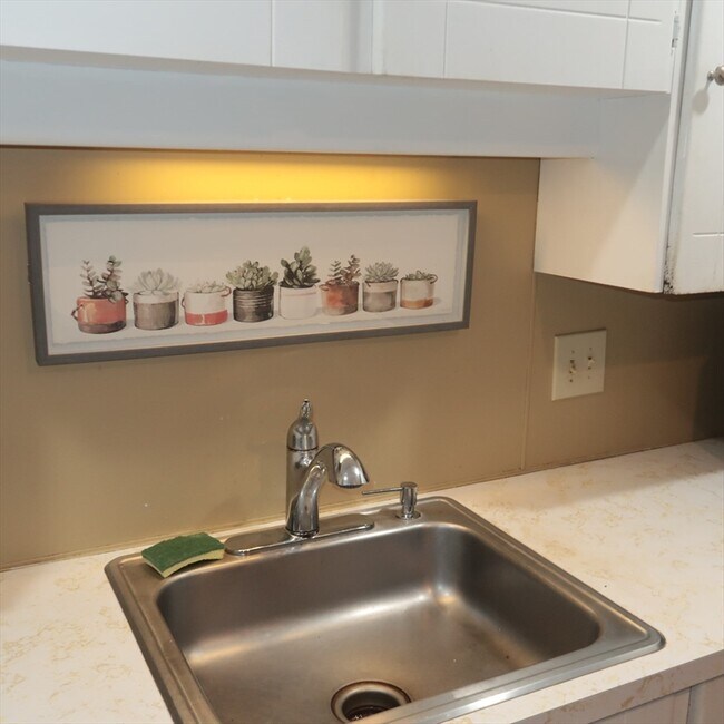 Foto del edificio - 1 Atkinson Dr