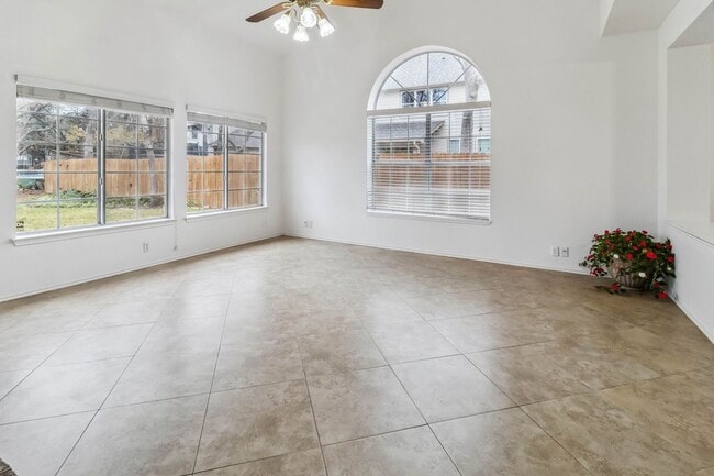 Foto del edificio - 2203 Clearwater Dr
