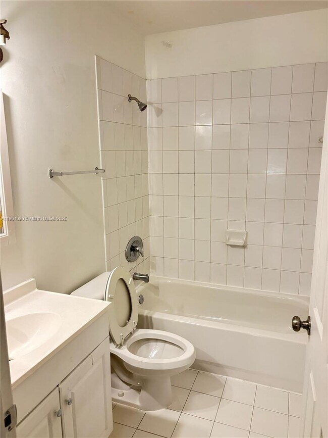 Foto del edificio - 300 NW 114th Ave