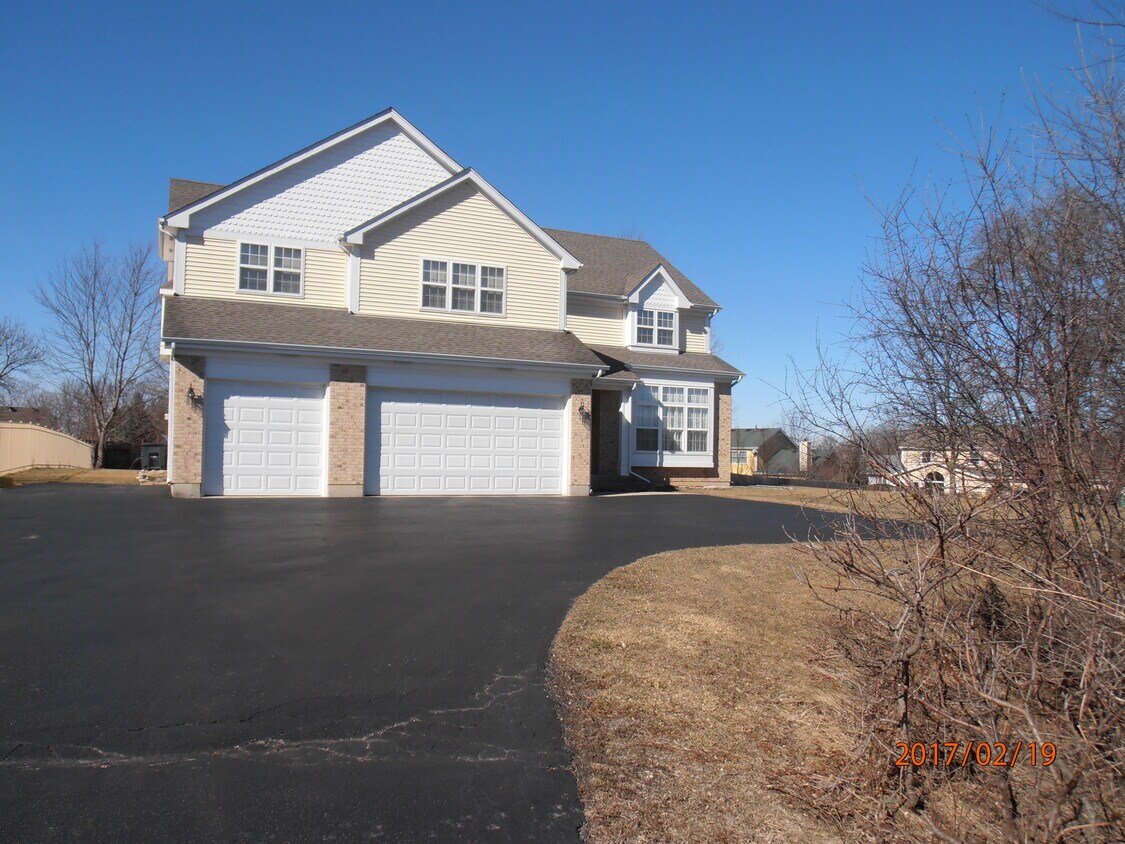 36250 N Tara Ct, Ingleside, IL 60041 House for Rent in Ingleside, IL