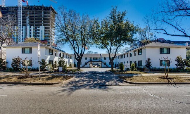 Building Photo - 4302 McKinney Ave