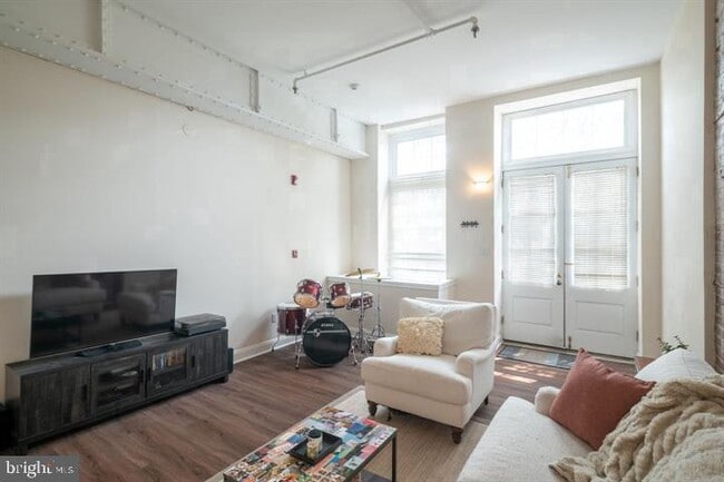 Foto del edificio - 50 N Front St