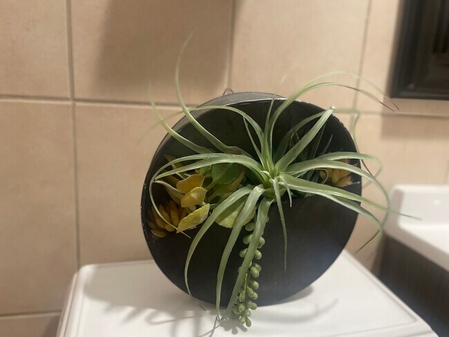 Foto del edificio - 5133 W Wrightwood Ave