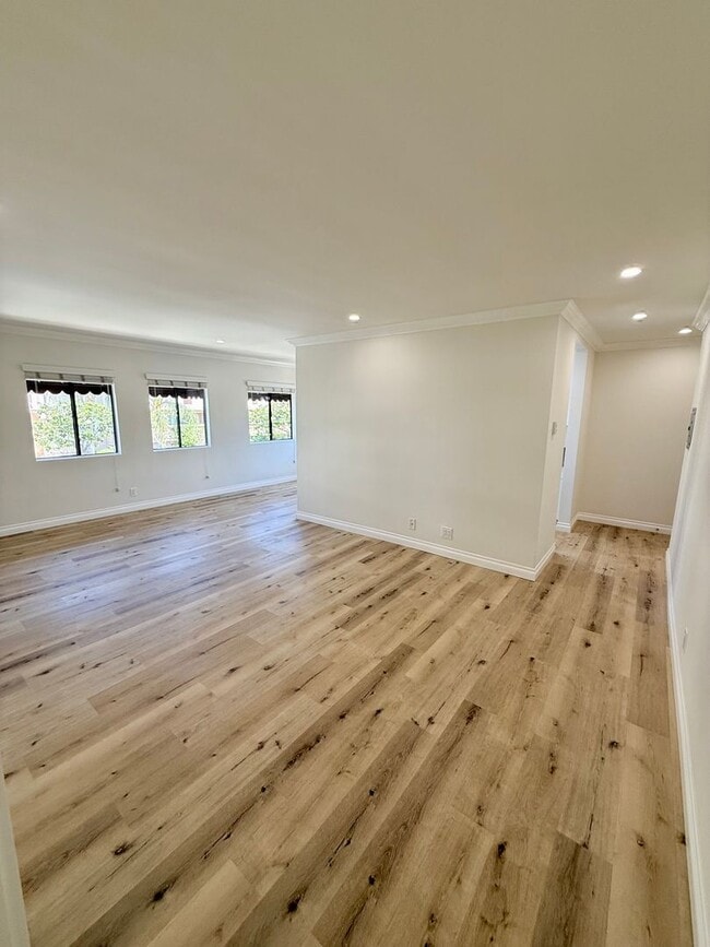 Building Photo - 1243 Armacost Ave