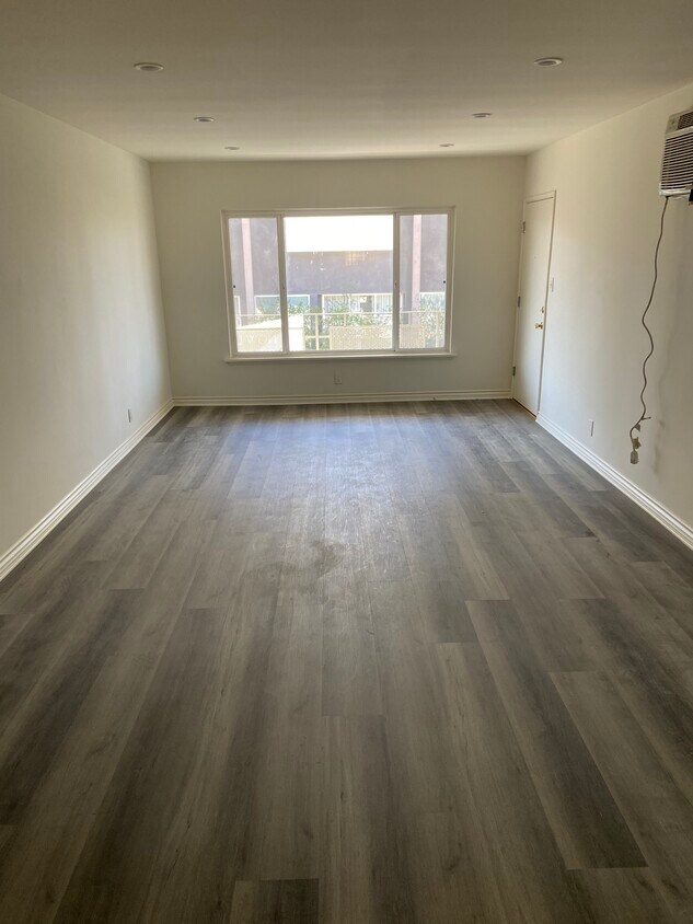 Foto principal - 1000 N Orange Grove Ave