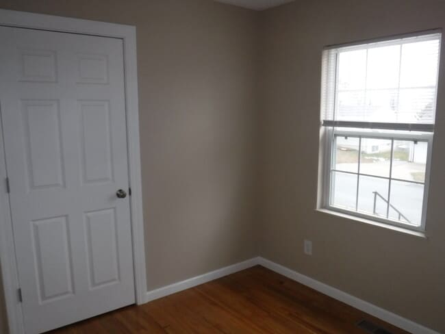 Dormitorio 2 - 5305 Redwood Ln