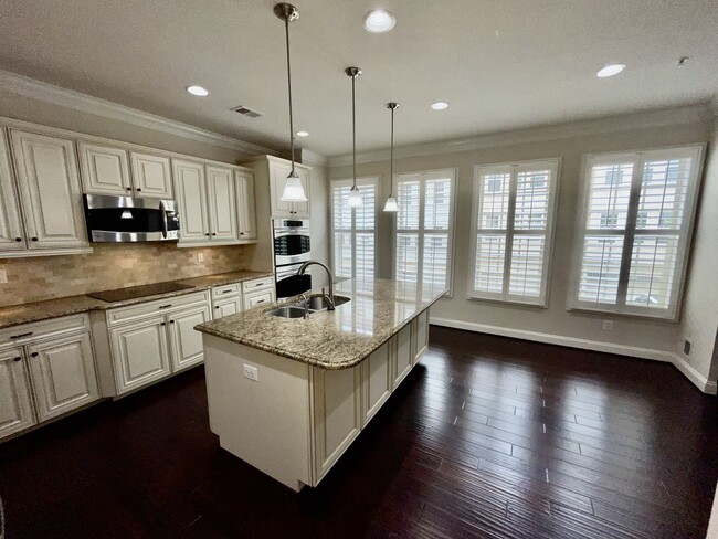 Building Photo - 619 Sprintsail Way