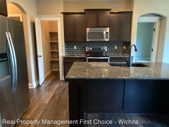 Building Photo - 5 br, 3 bath House - 2225 E Birchwood Ct