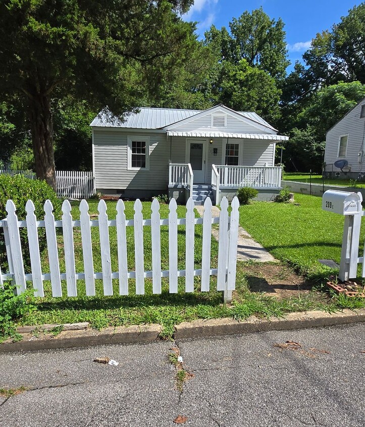 Primary Photo - 209 E 29th St