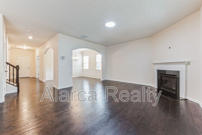Building Photo - 16050 Hammersmith Farm Drive