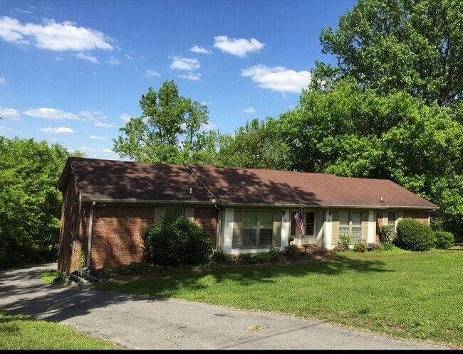 Building Photo - 245 Hickorydale Dr