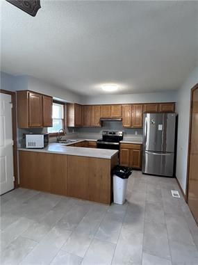 Foto del edificio - 227 E Colleen Dr
