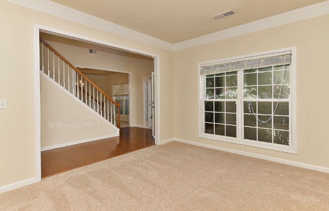 Building Photo - Luxurious 5 Bedroom 3.5 Bathroom for Rent ...