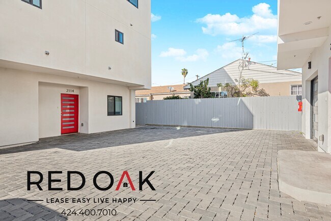 Foto del edificio - ~2 Weeks FREE~ Breathtaking Four Bedroom w...