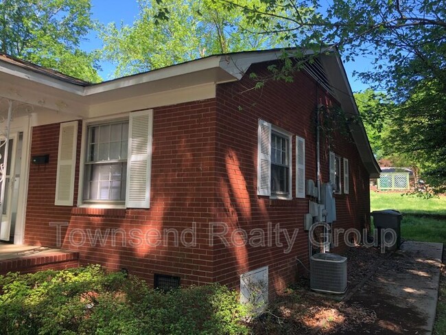 Foto del edificio - 1401 Byerly Ct