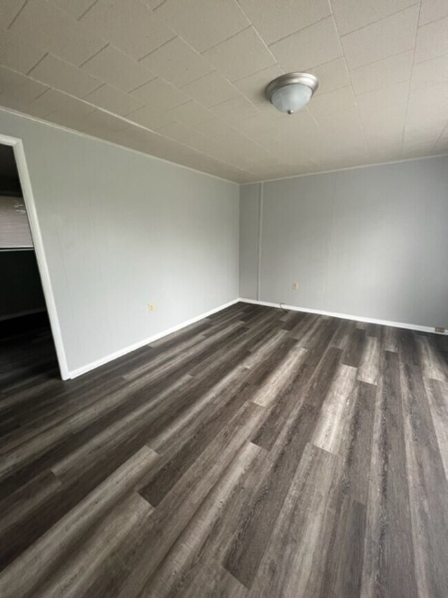 Foto del edificio - 601 Cedarwood Dr