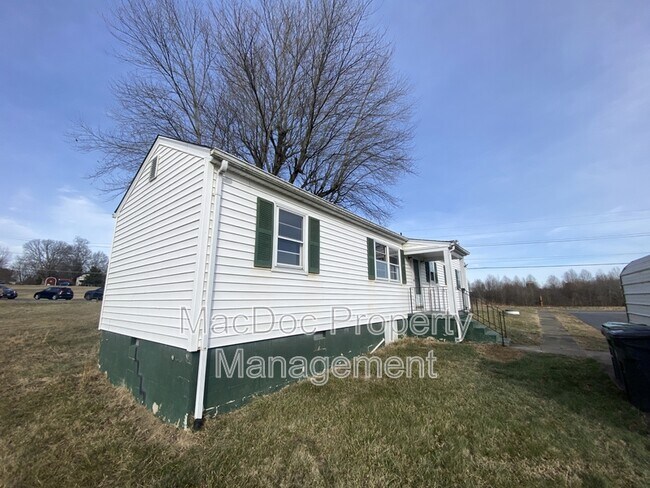 Foto del edificio - 809 Truslow Rd