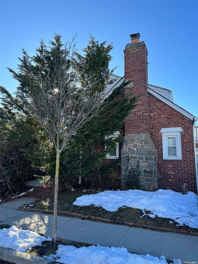 107 Pacific Blvd, Long Beach, NY 11561 House Rental in Long Beach, NY
