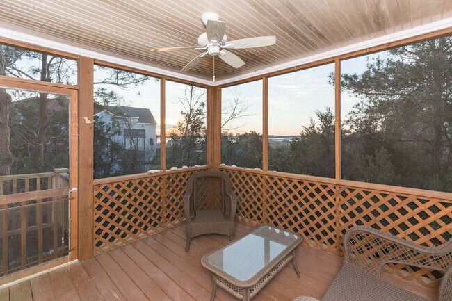 Foto del edificio - OFF-SEASON MONTHLY RENTAL STARTING JANUARY...