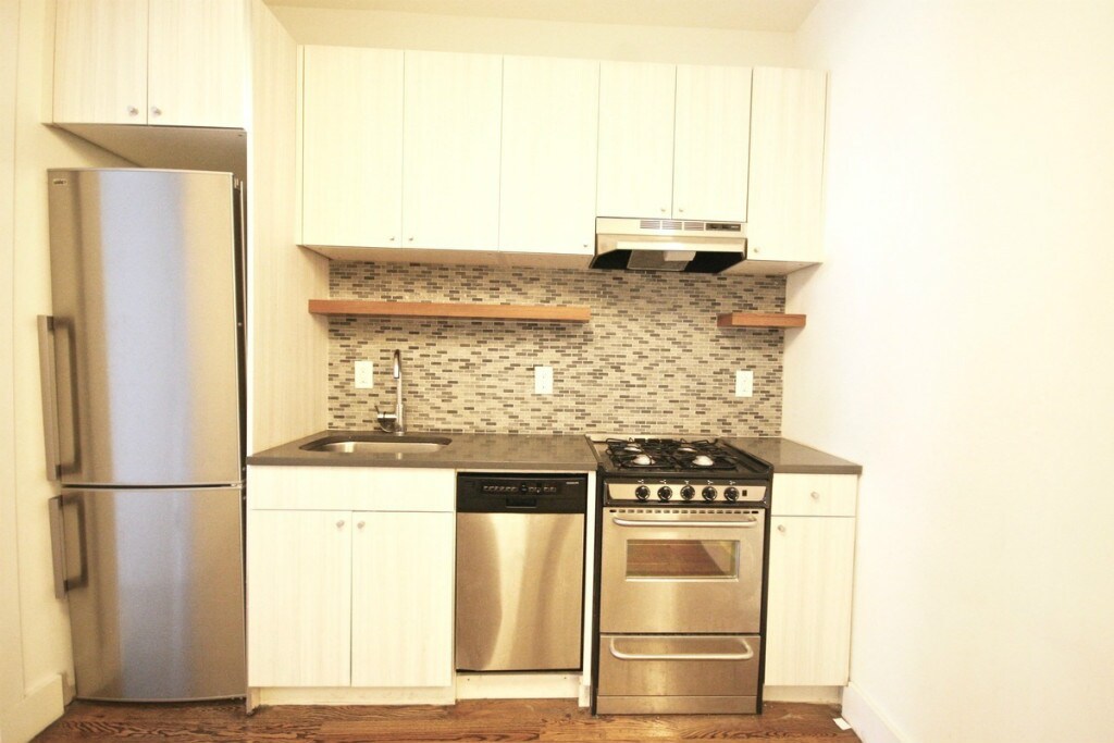 Primary Photo - 358 Palmetto St