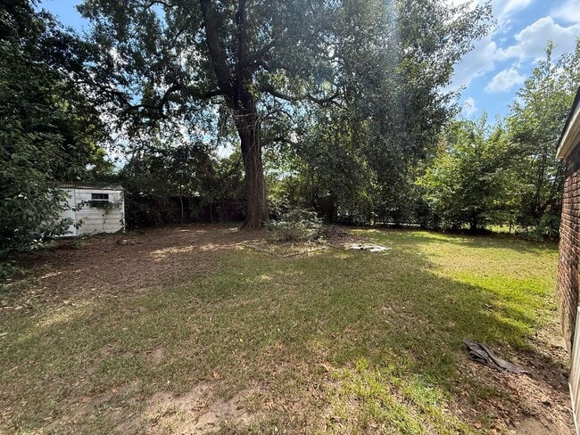 Building Photo - 3314 Bedford Ln
