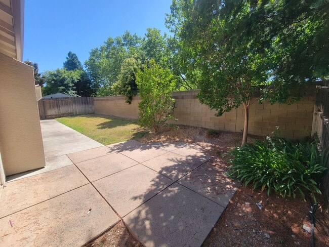 Building Photo - 8624 Banton Cir