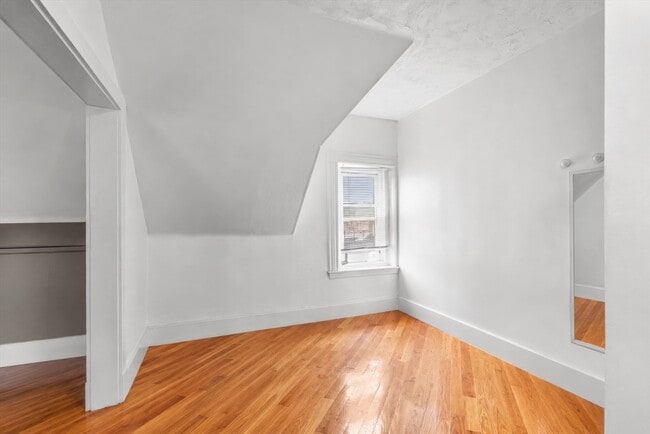 Building Photo - 50 Hereford St