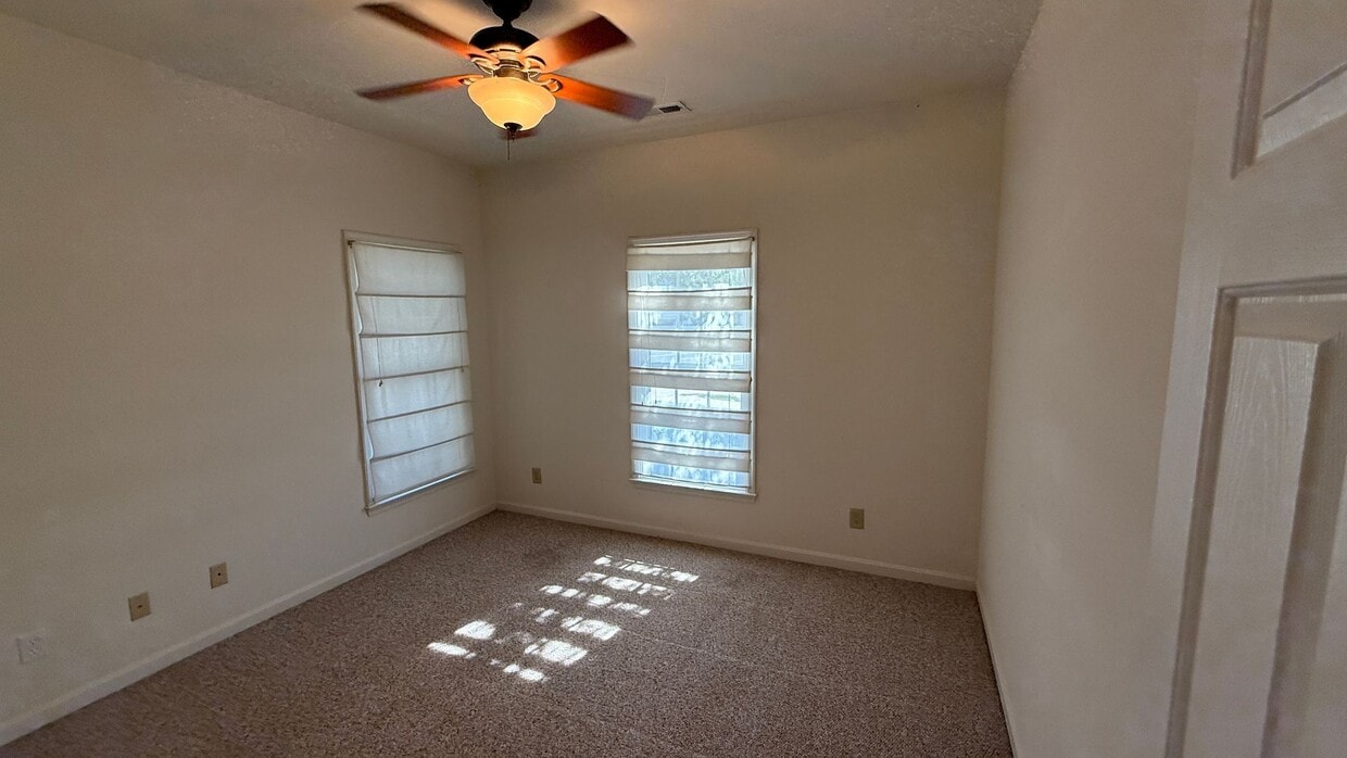 Foto del edificio - Coming Soon: 2BR Villa in 55+ Community – ...
