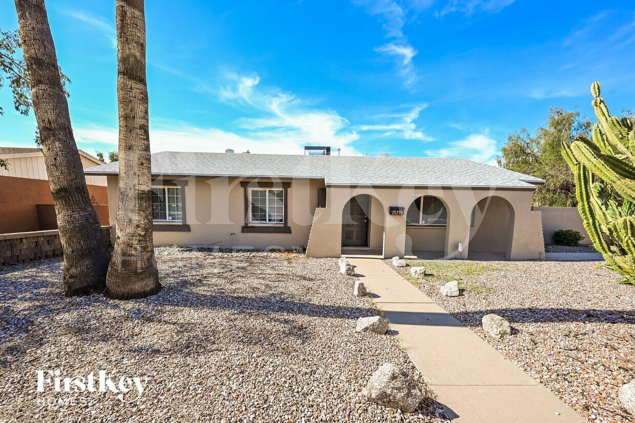 Foto principal - 15250 N 32nd Dr