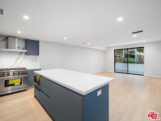 Foto del edificio - 825 Croft Ave