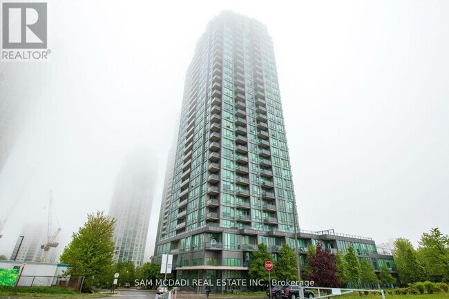 Photo du bâtiment - 3525-3525 Kariya Dr