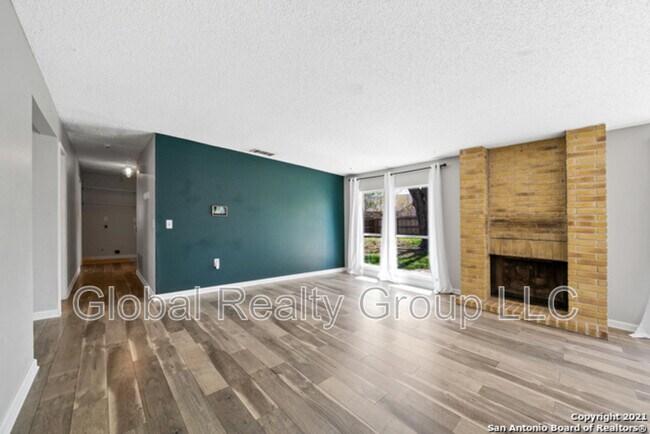 Foto del edificio - 5934 Lost Crk